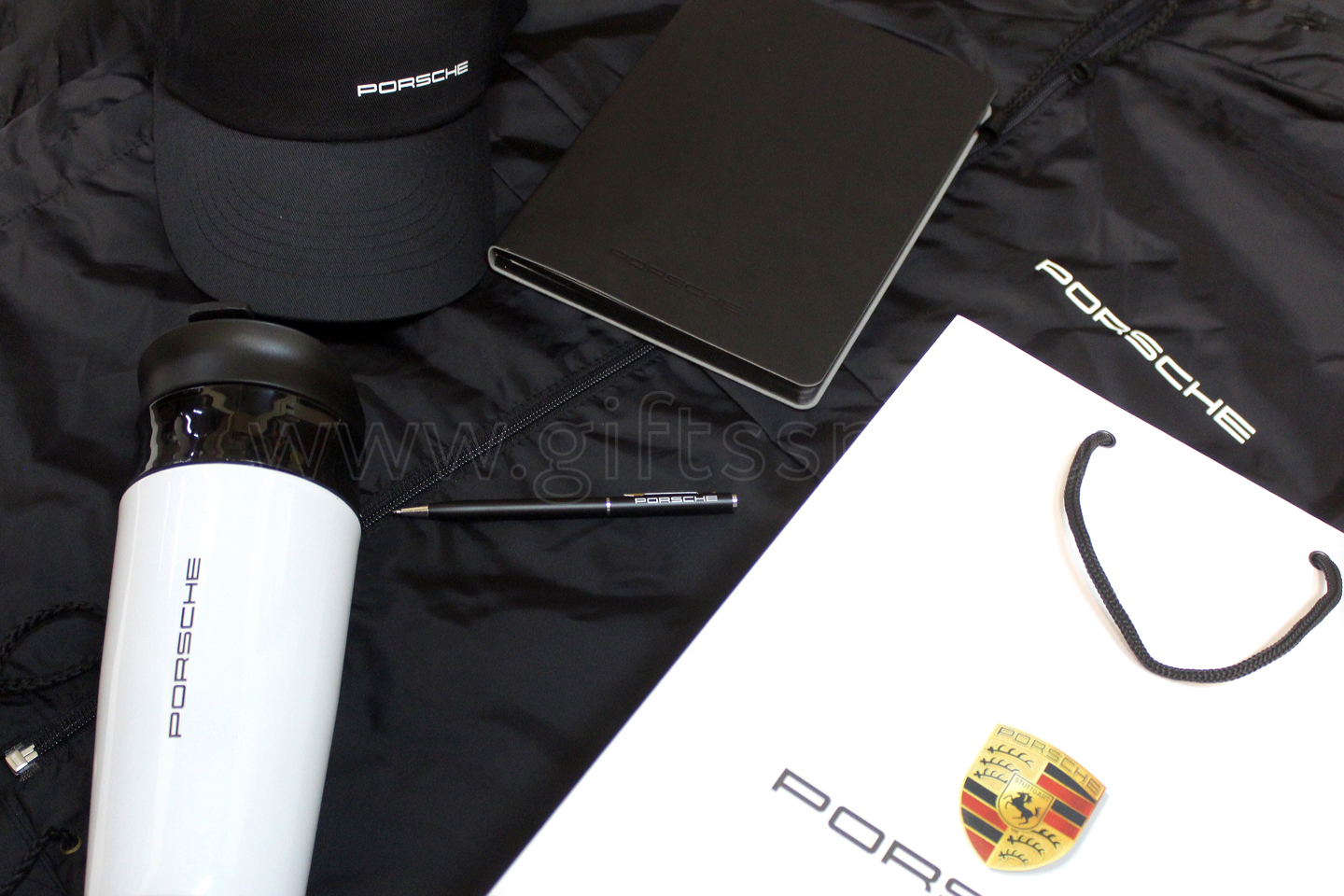 куртка термостакан пакет бейсболка зонт ручка с логотипом Porsche